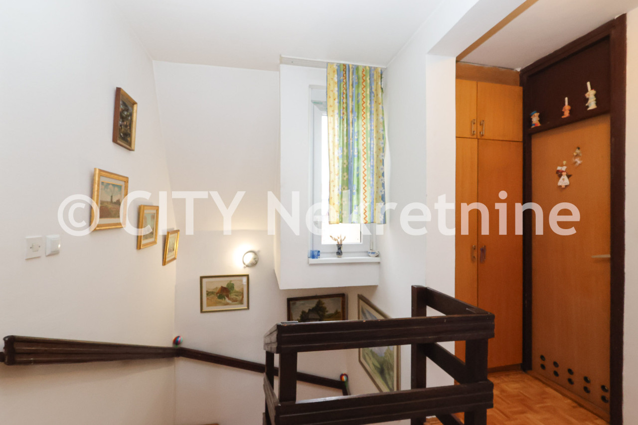 Petosoban dvoetažni stan - Centar - Breka - 116 m2 26