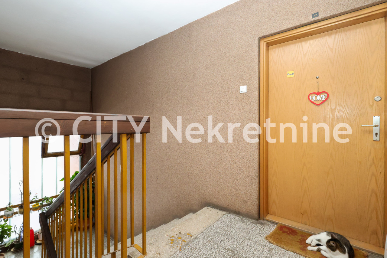Petosoban dvoetažni stan - Centar - Breka - 116 m2 28