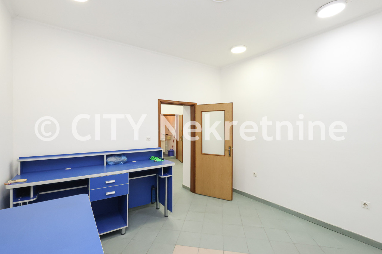 Poslovni prostor sa parkingom - Centar - Čobanija - 42 m2 3