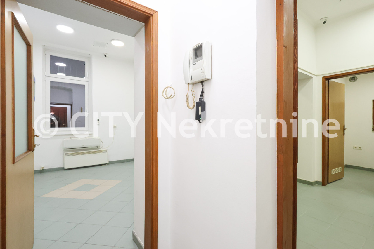 Poslovni prostor sa parkingom - Centar - Čobanija - 42 m2 9