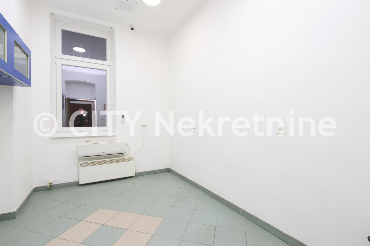 Poslovni prostor sa parkingom - Centar - Čobanija - 42 m2 10