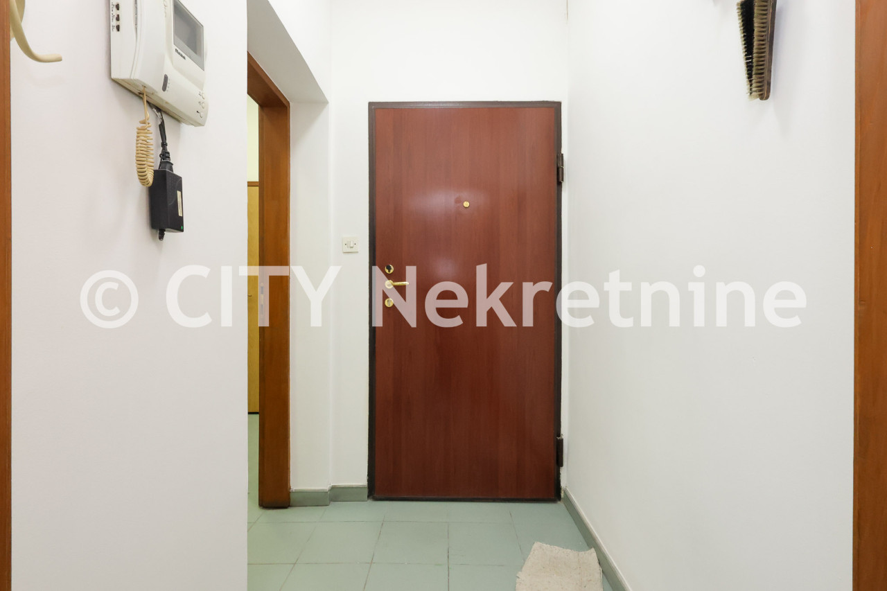 Poslovni prostor sa parkingom - Centar - Čobanija - 42 m2 14