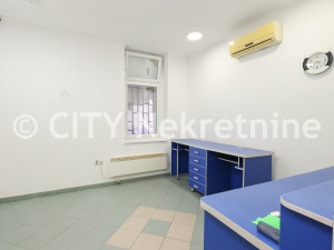 Poslovni prostor sa parkingom - Centar - Čobanija - 42 m2