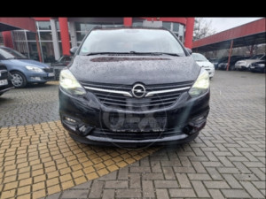 Opel Zafira 2.0 cdti 2017 god..led..navi..panor..kamera.