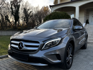 Mercedes-Benz GLA220 4 matic Panorama Kamera Automatik GLA 220