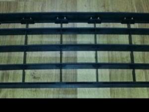 Peugeot 407 maska resetka branika crna