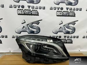 MERCEDES W156 desni far