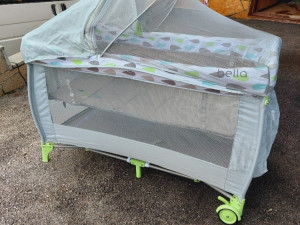 KREVETIC ZA BEBE  putni IGRAONICA  VRTIC CHIPOLINO BELLA 2 nivoa