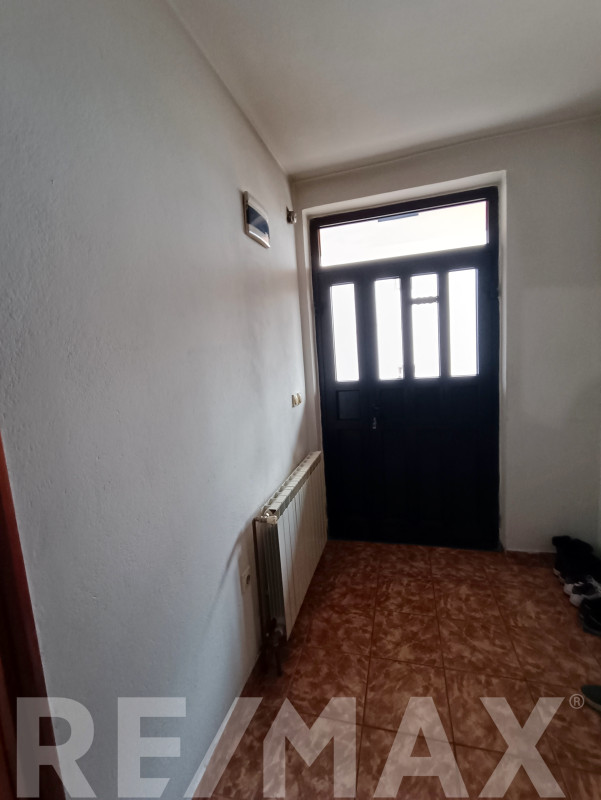 Dvije etaže sa tri funkcionalna stana u četverospratnoj kući 7