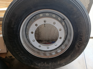 Bridgestone guma sa felgom za poluprikolicu