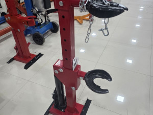 ALAT ZA SABIJANJE I DEMONTAZU MONTAZU OPRUGA