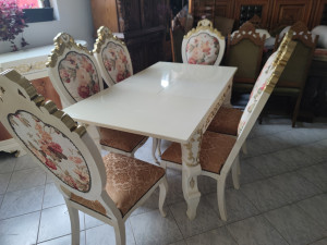 Stol i 6 stolica stilske bijele