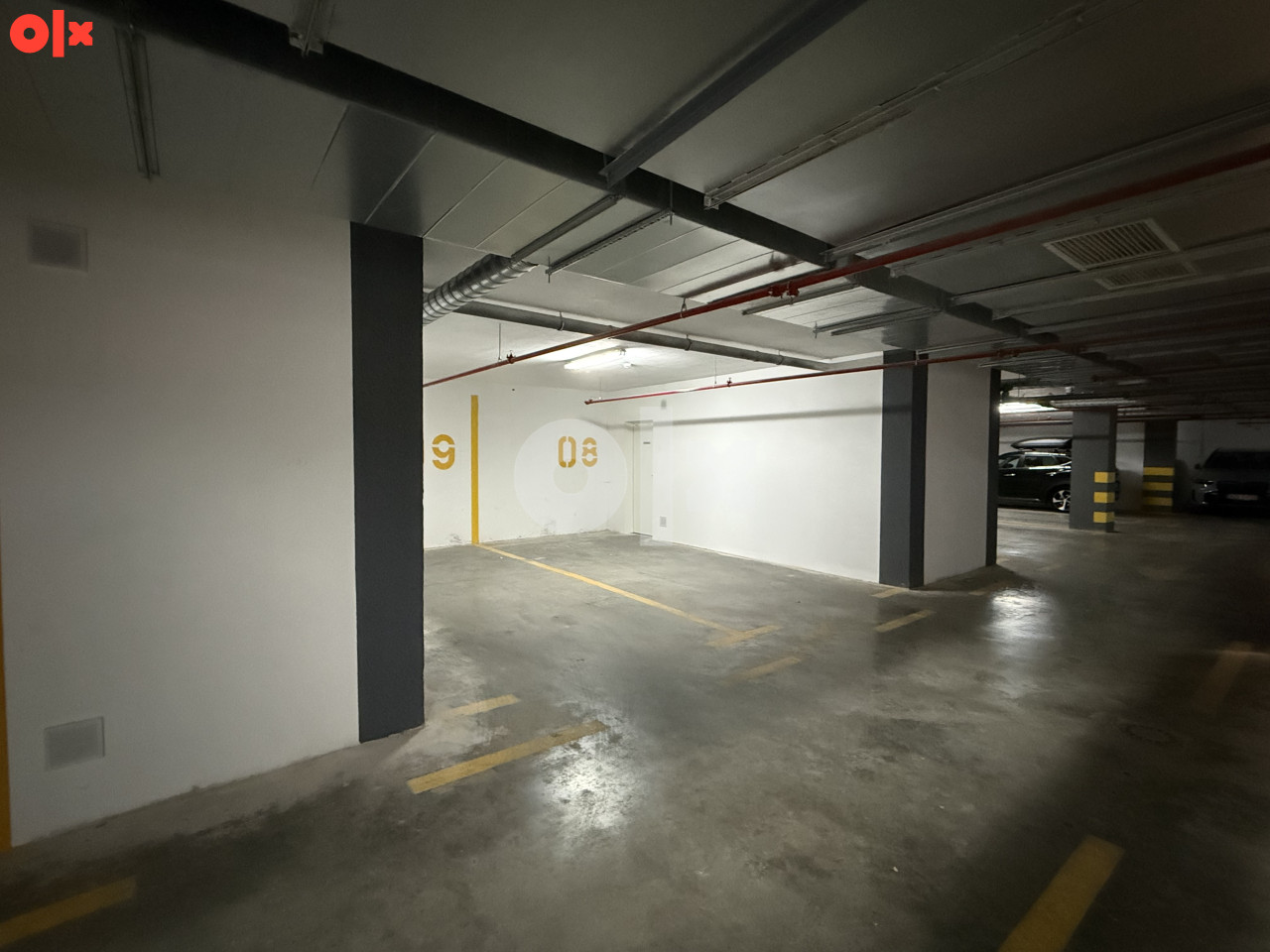 Izdajem dva parking mjesta i ostavu 3