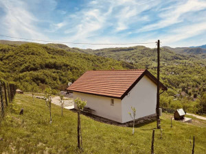 Kvart| Vikendica Kijevo - Trnovo - 2384 m2