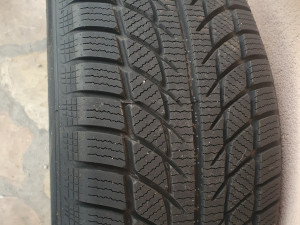 ZIMSKE GUME 235 55 R17  235/55/R17