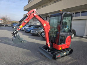 Bager Kubota motor 3 cilindra 1300kg