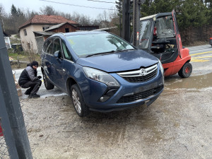 Opel zafira b 1.6d 2015 dijeljvi