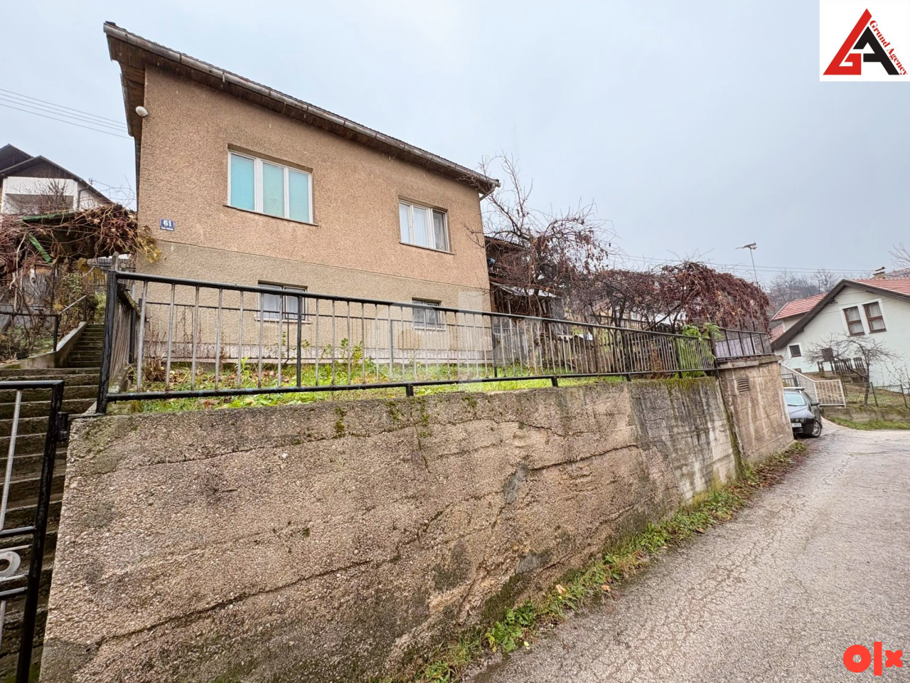 Kuća 140 m2 sa garažom i 455 m2 okućnice (Cankareva) - Zenica