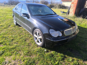Mercedes W203 c220 CDi za dijelove komplet