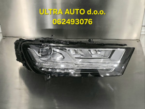 Audi Q7 far desni 4M