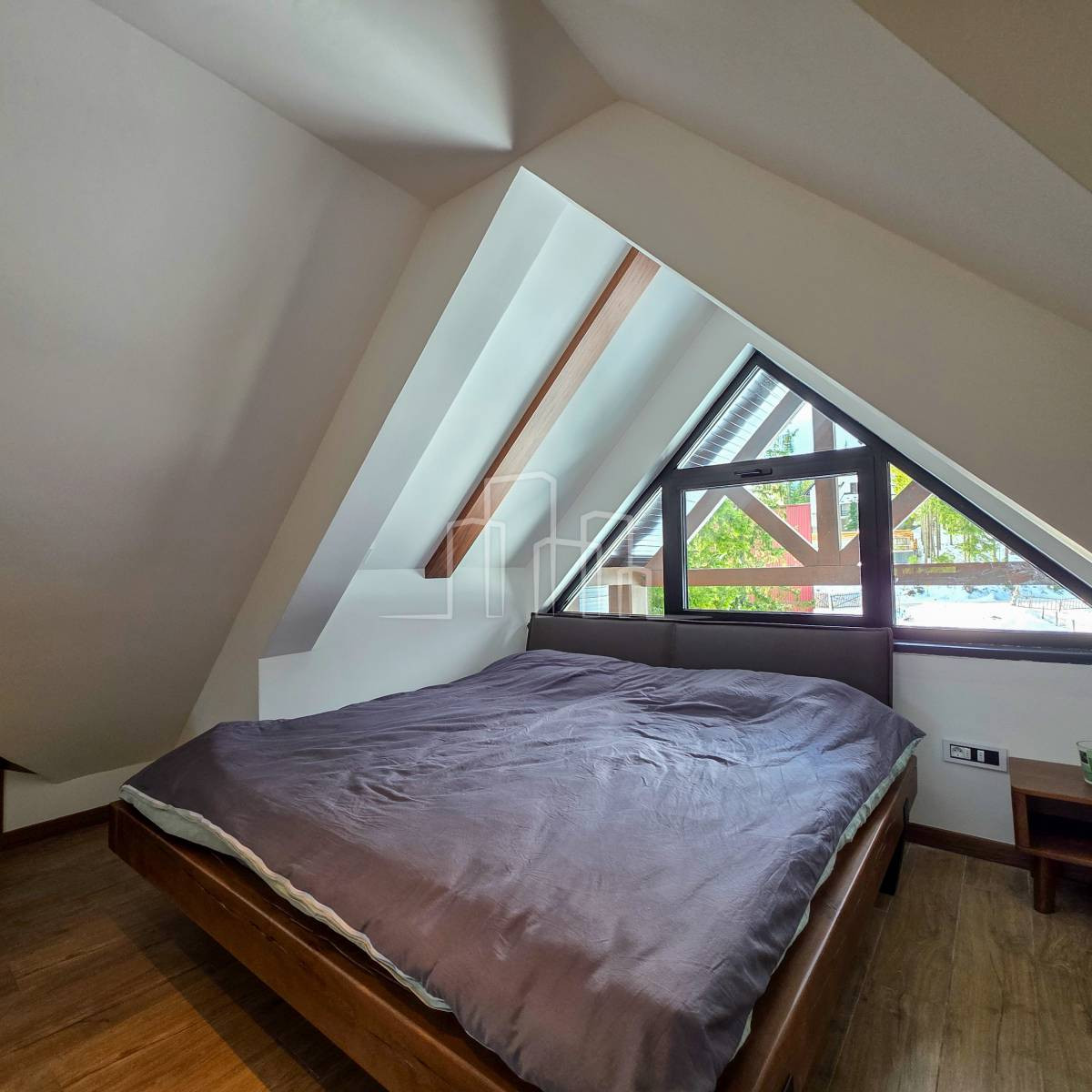 Opremljen Penthouse apartman 54m2 Dvorišta Jahorina prodaja 21