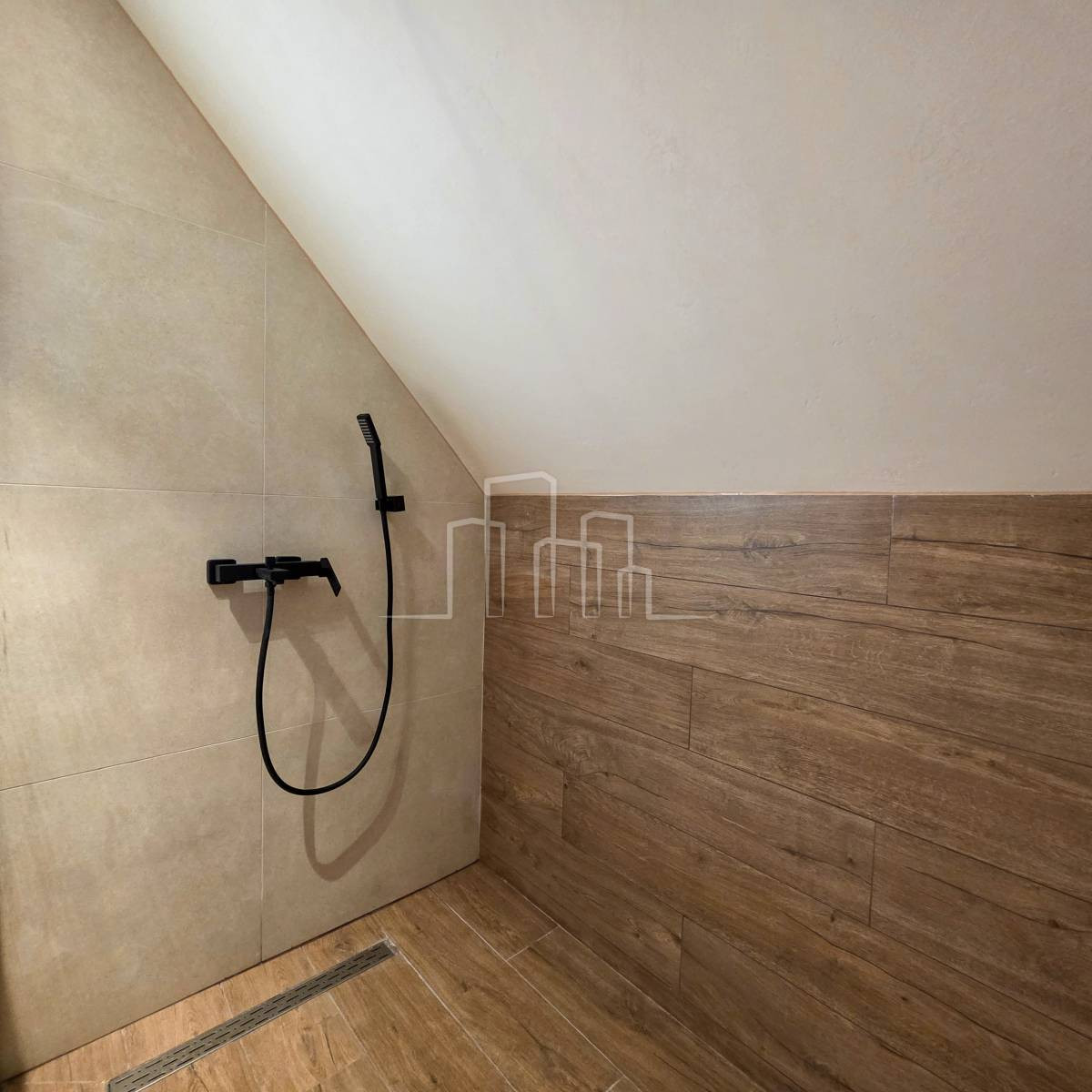 Opremljen Penthouse apartman 54m2 Dvorišta Jahorina prodaja 28