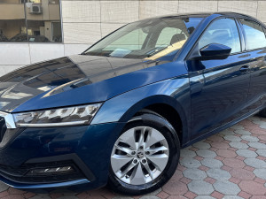 ŠKODA Octavia 2.0 "STYLE" LED CarPlay Navi Novi Mod Limuzina 22G