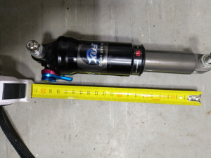 Zadnji amortizer za bicikl