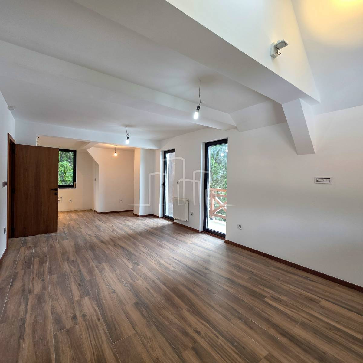 Komforan apartman sa dvije spavaće sobe 79m2 Dvorišta