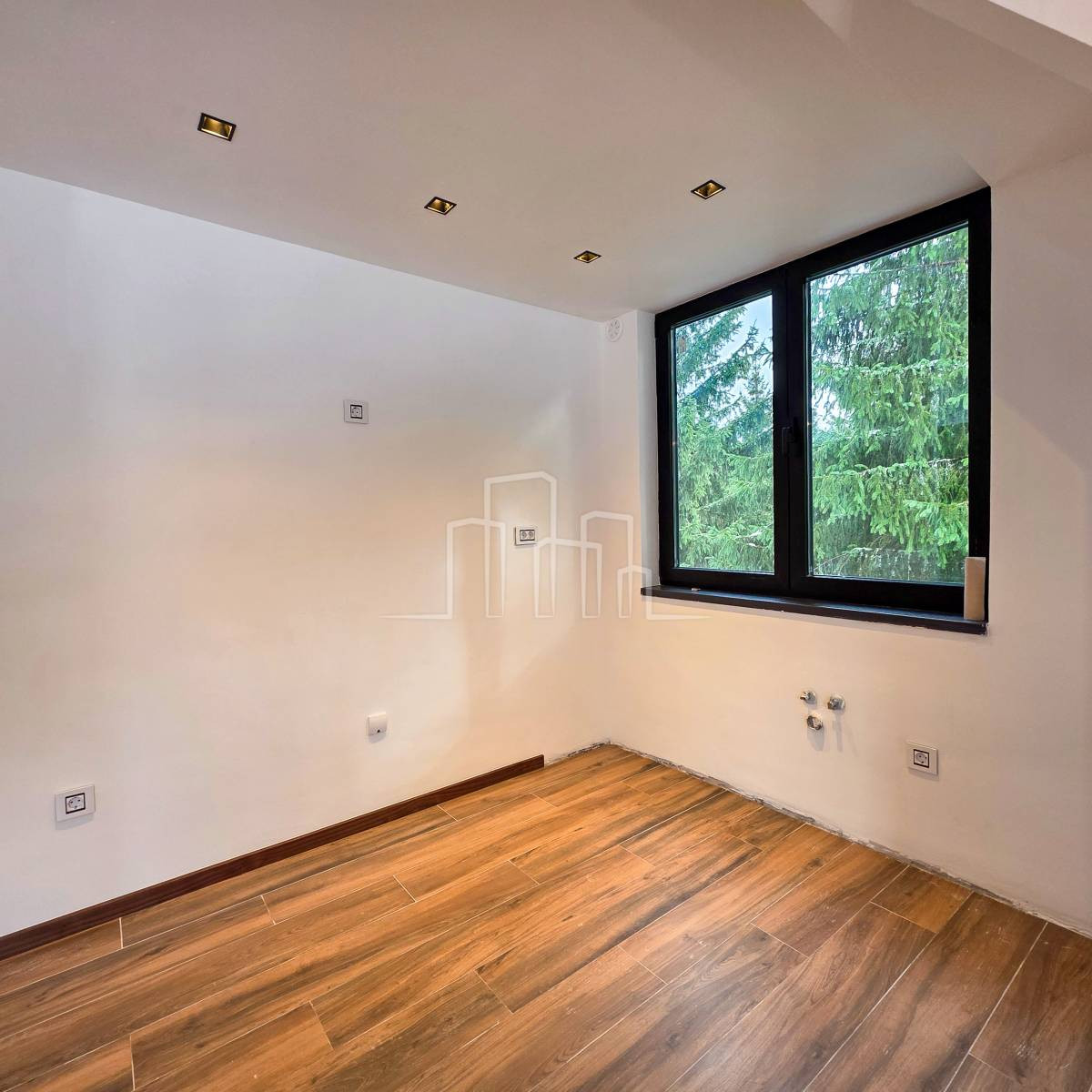 Komforan apartman sa dvije spavaće sobe 79m2 Dvorišta 10