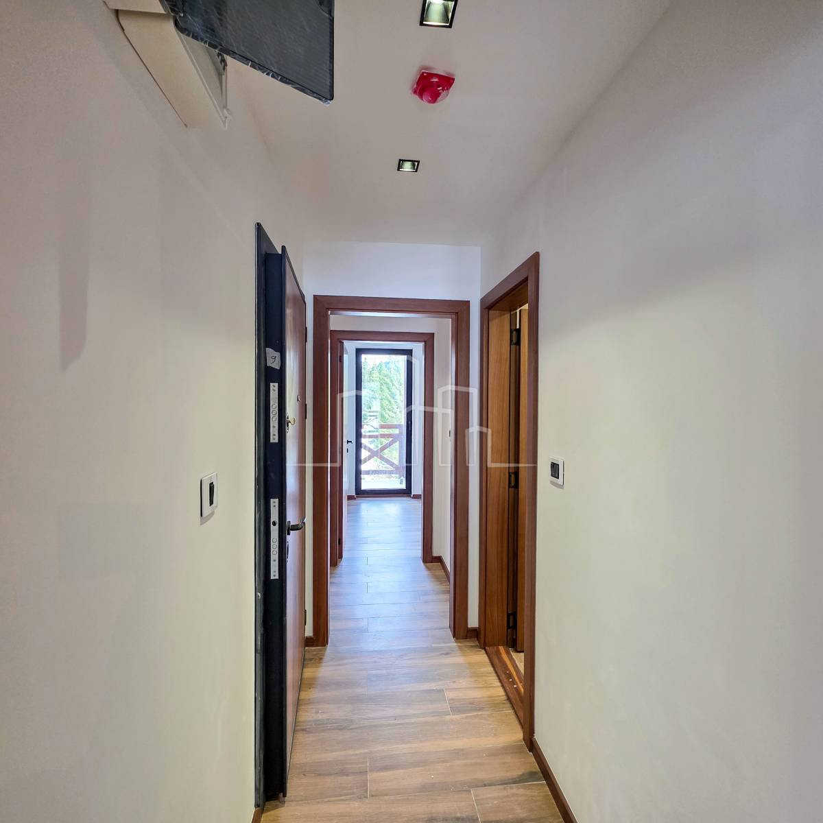Komforan apartman sa dvije spavaće sobe 79m2 Dvorišta 14