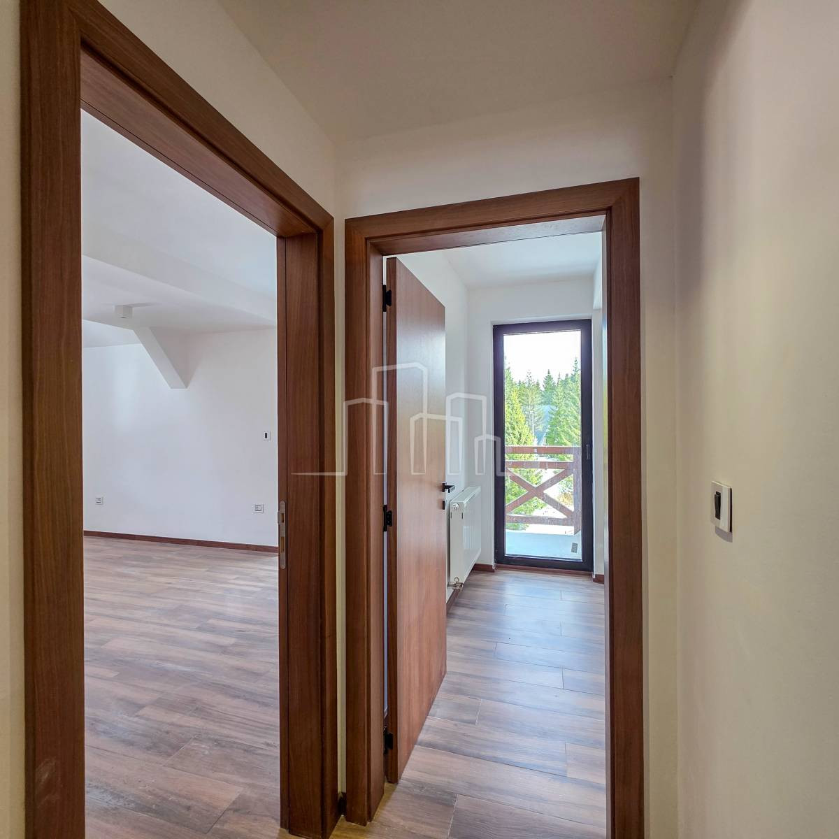 Komforan apartman sa dvije spavaće sobe 79m2 Dvorišta 15