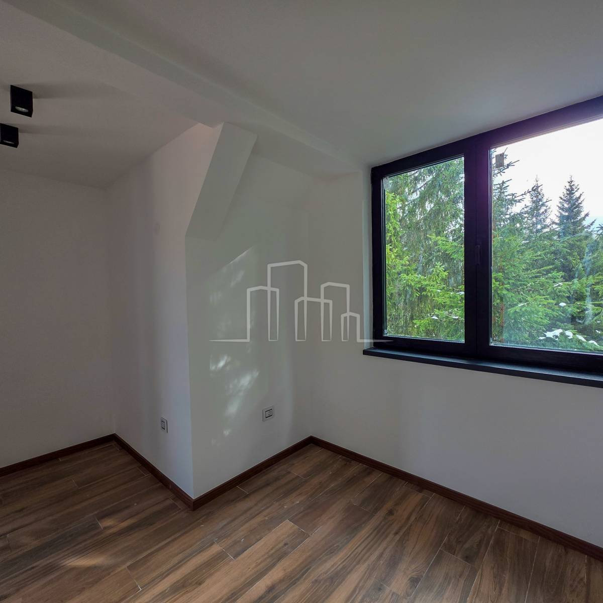 Komforan apartman sa dvije spavaće sobe 79m2 Dvorišta 23