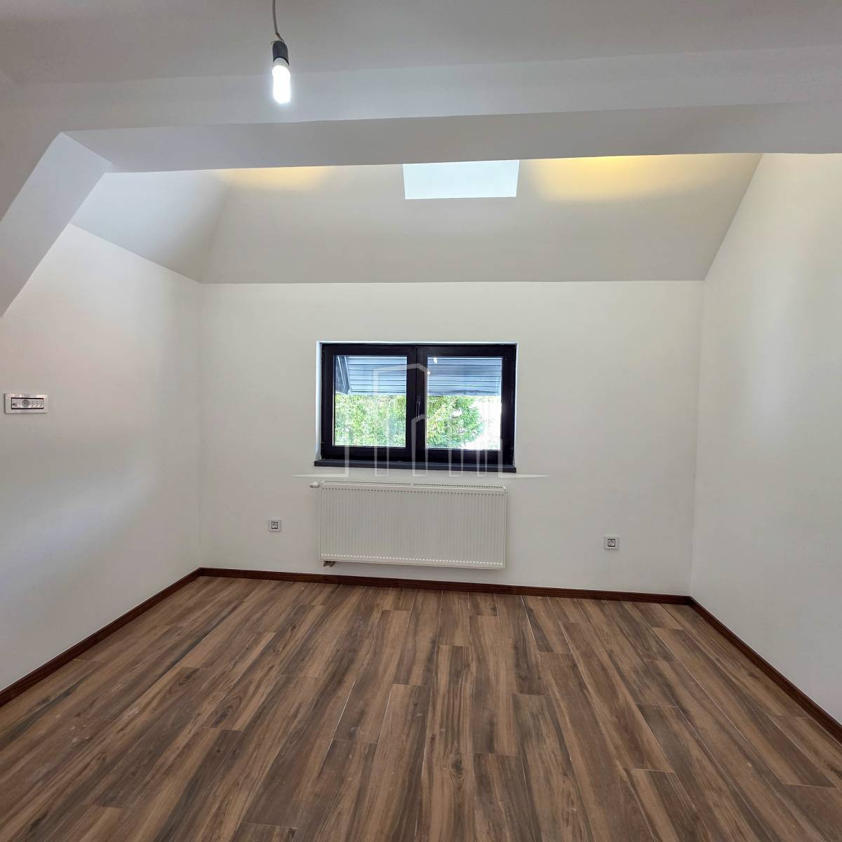 Komforan apartman sa dvije spavaće sobe 79m2 Dvorišta 25
