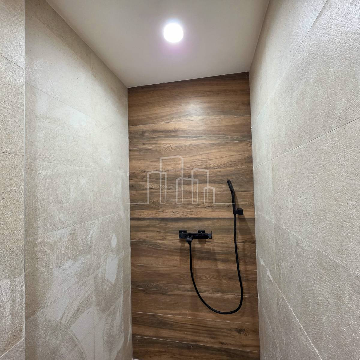 Komforan apartman sa dvije spavaće sobe 79m2 Dvorišta 29