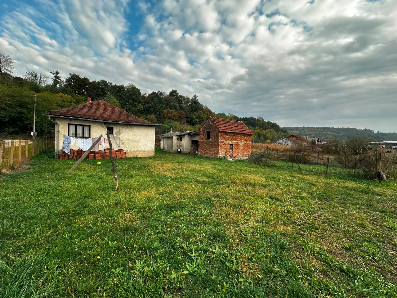 Kuća i plac na obali Vrbasa - 4094 m2 9