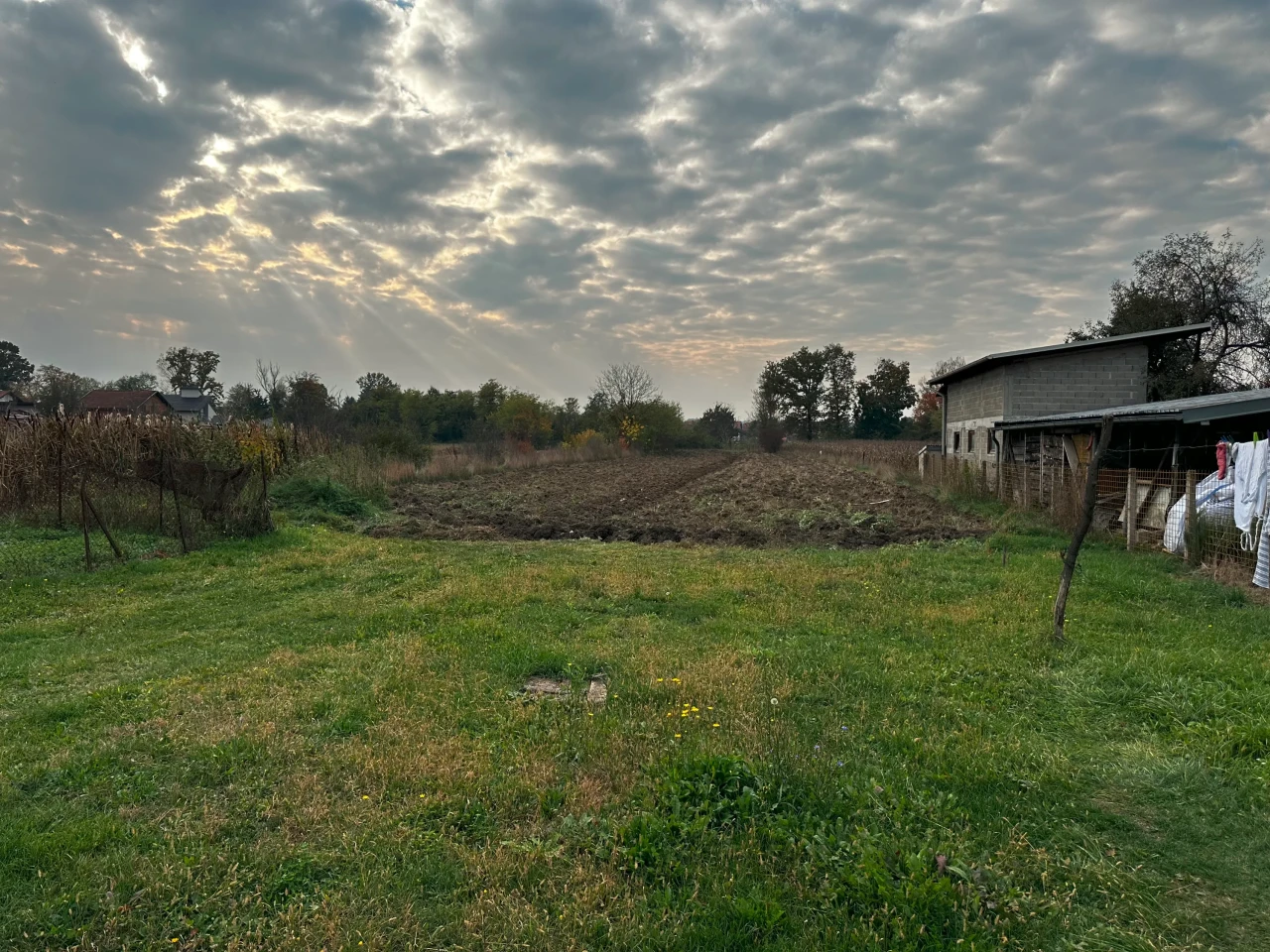 Kuća i plac na obali Vrbasa - 4094 m2 13