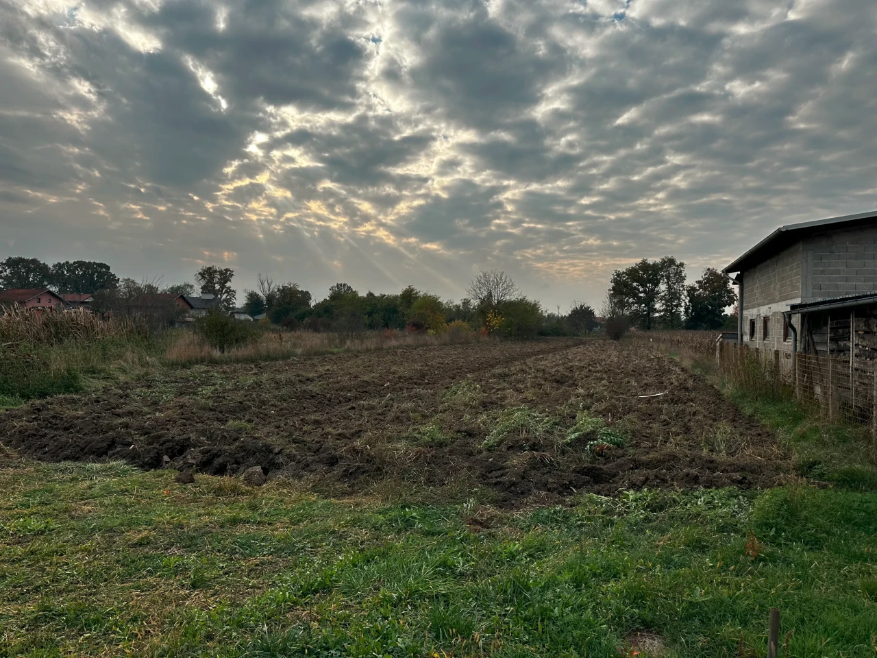 Kuća i plac na obali Vrbasa - 4094 m2 14