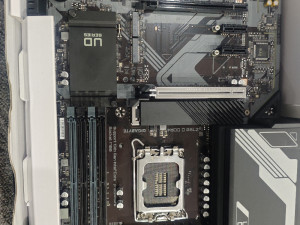 Gigabyte z790 d, citaj detaljno