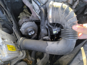 Crijevo turbine Mercedes w211 e220cdi om 646