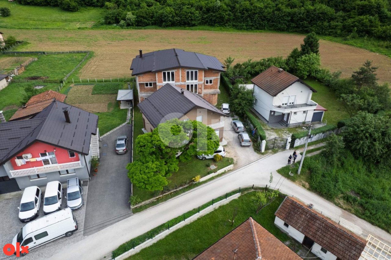Dvije kuće Zbilje Visoko 800m2