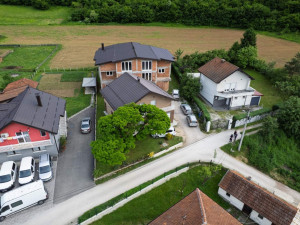 Two houses Zbilje Visoko 800m2