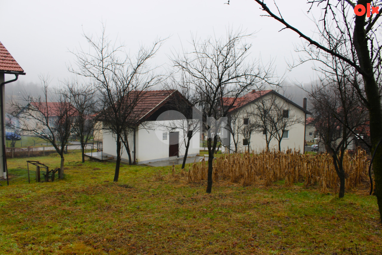 Parcela i vikendica 3050 m2, Banovici 6