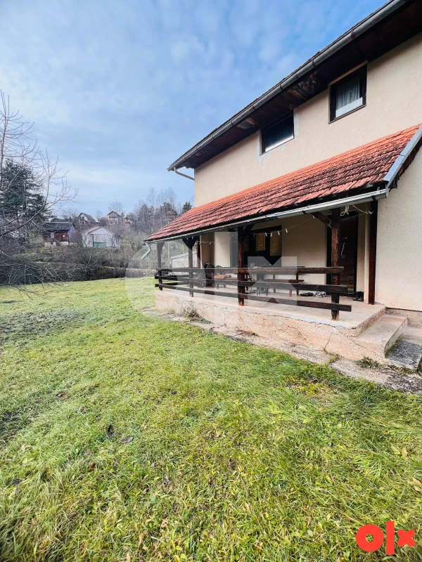 Kuća Sumbulovac, Pale 370m2 4