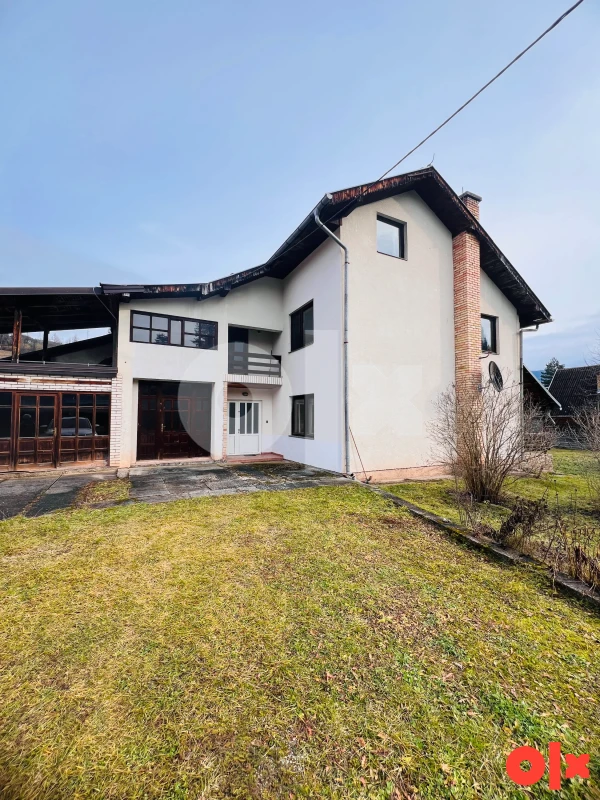 Kuća Sumbulovac, Pale 370m2 19