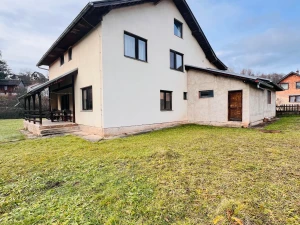 Kuća Sumbulovac, Pale 370m2 photo 1