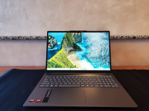 Laptop Lenovo IdeaPad Slim 3 Ryzen 7 8840HS 24GB/1TB SSD