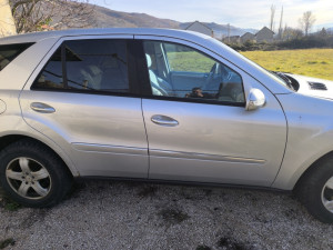 Vrata prednja desna Mercedes ML w164