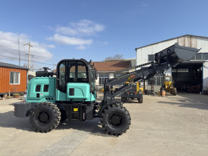 Utovarivac  stajnjaka TL 1500