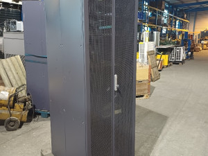 SERVERSKI ORMAR RACK